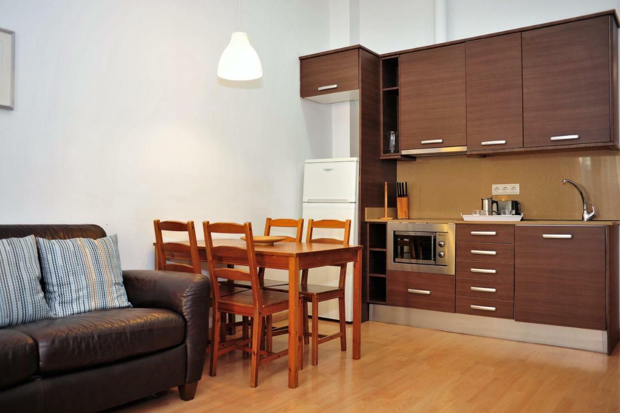 Apartamentos Bejar Барселона Екстериор снимка