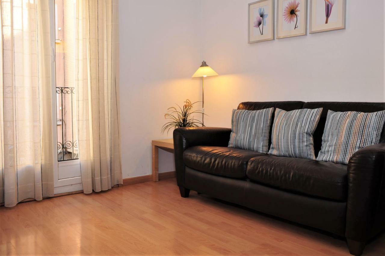 Apartamentos Bejar Барселона Екстериор снимка