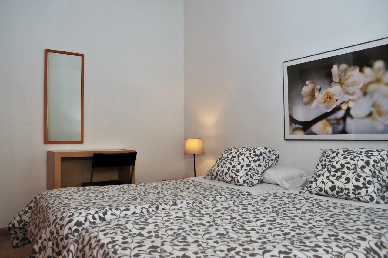 Apartamentos Bejar Барселона Екстериор снимка
